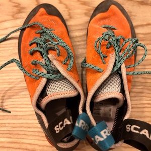 Rock climbing shoes - Scarpa - size 8